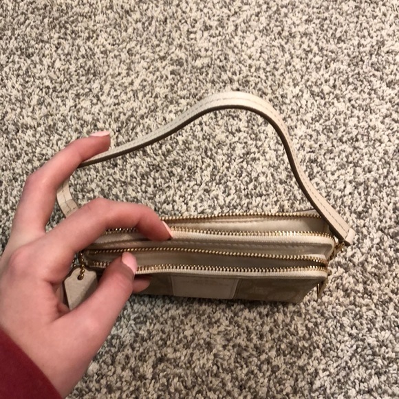 Coach wristlet - Picture 4 of 5